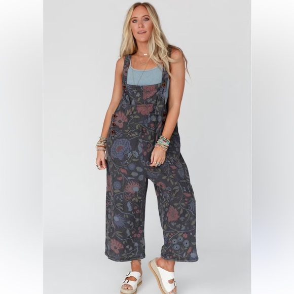 easel Pants - Easel High Hopes Slouchy Denim Overalls medium NWOT